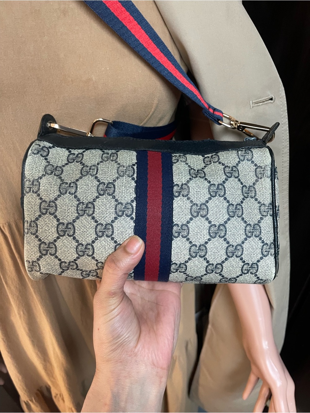 Authentic Gucci vintage web sherry line crossbody bag - Picture 10 of 15